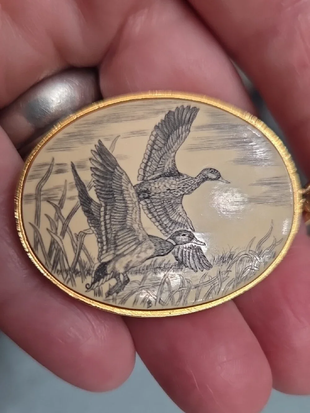 Gold Duck-Engraved Oval Keychain – Mens Accessory